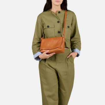   Burkely Soft Skylar Satchel Bag női bőr válltáska konyakbarna