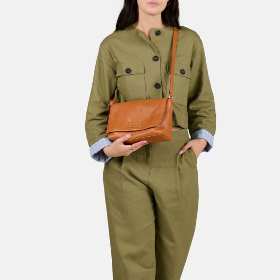Burkely Soft Skylar Satchel Bag női bőr válltáska konyakbarna Burkely Soft Skylar Satchel Bag női bőr válltáska konyakbarna