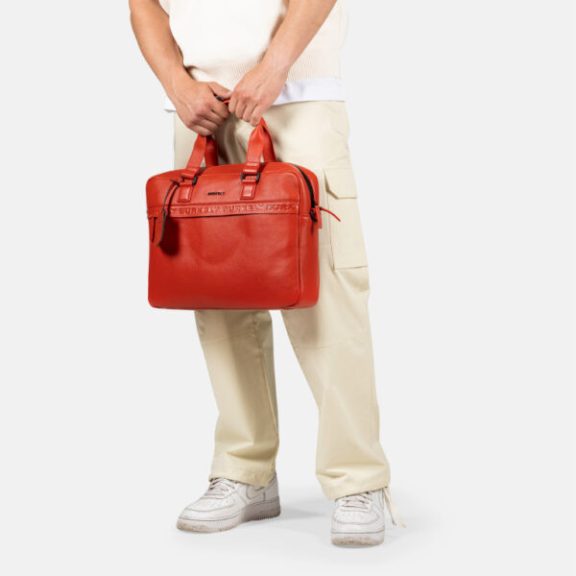 Burkely Minimal Mason 15,6″ bőr laptoptáska piros színben