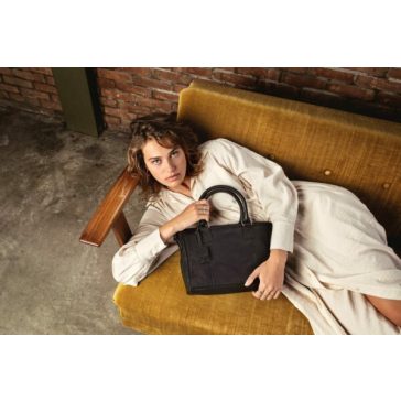    Burkely Antique Avery Handbag S fekete kézi és válltáska