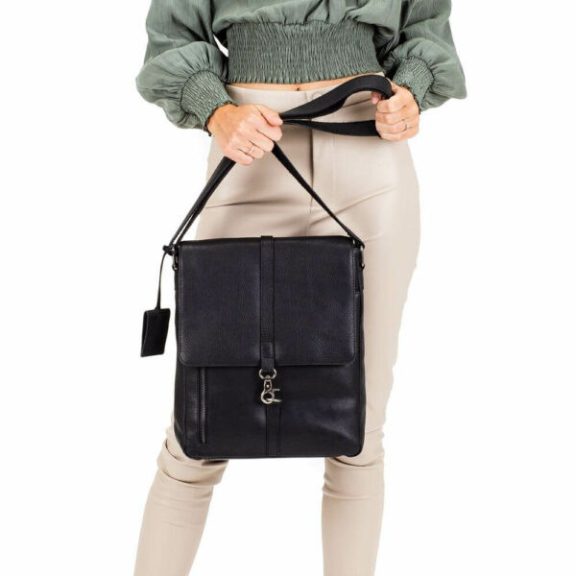 Burkely Antique Avery Crossover M Messenger fekete bőr oldaltáska